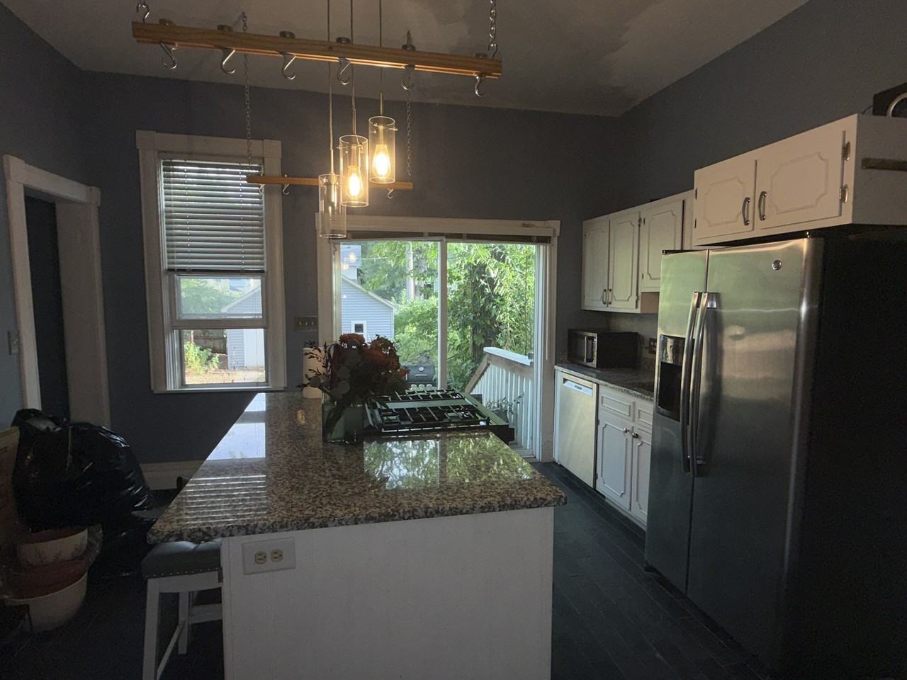 900 Laurel Ave - Photo 5 of 14