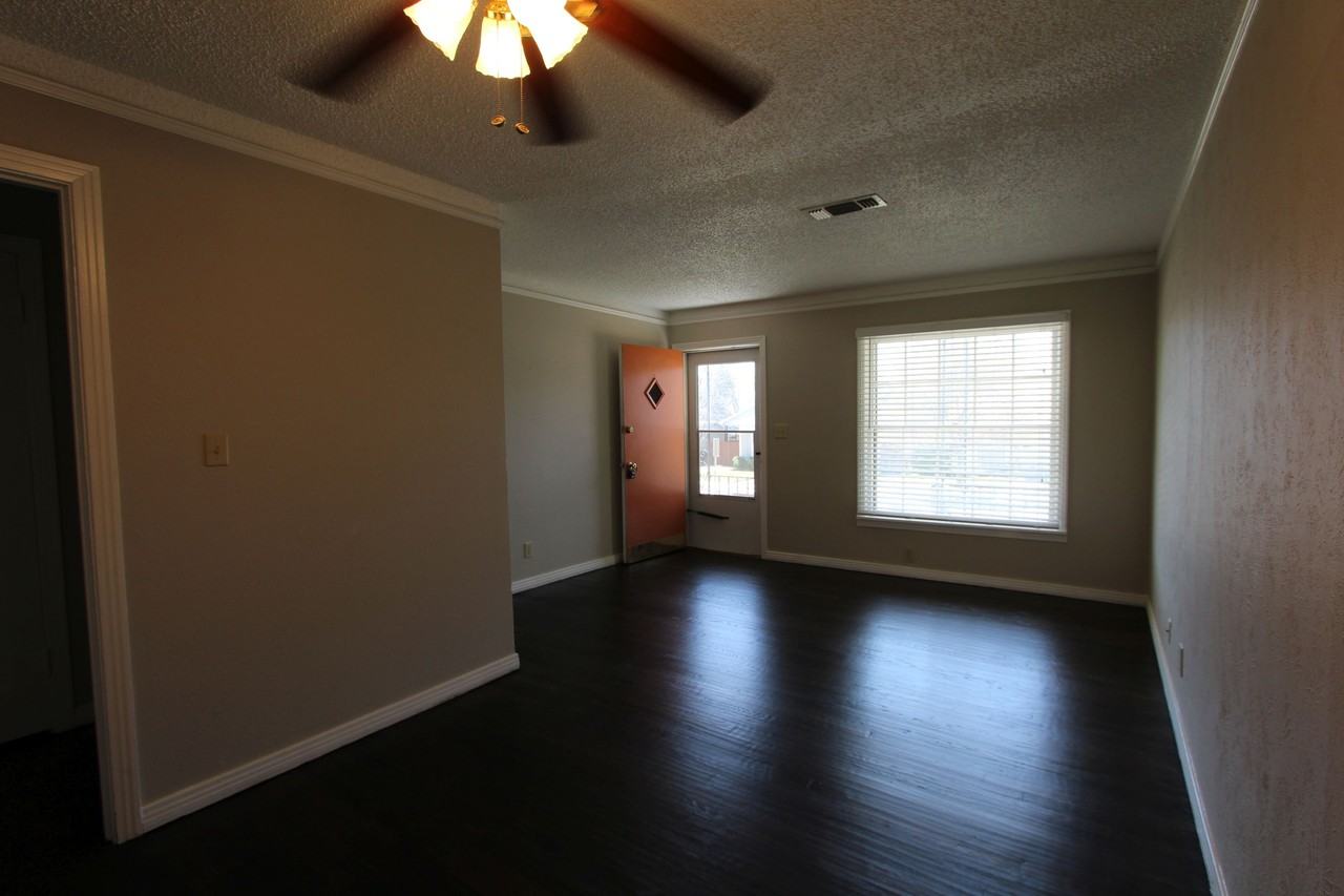 3720 Lafayette Ave - Photo 4 of 18