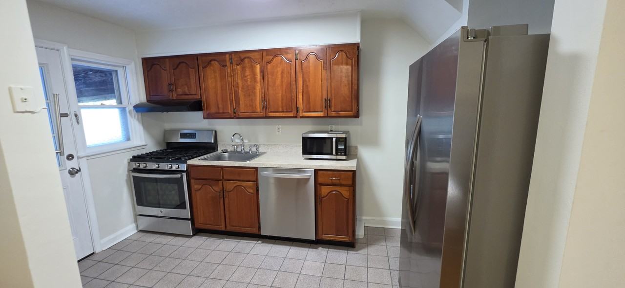 2233 Firethorn Rd - Photo 2 of 27