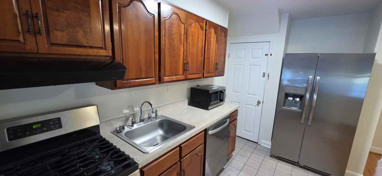 2233 Firethorn Rd - Photo 4 of 27
