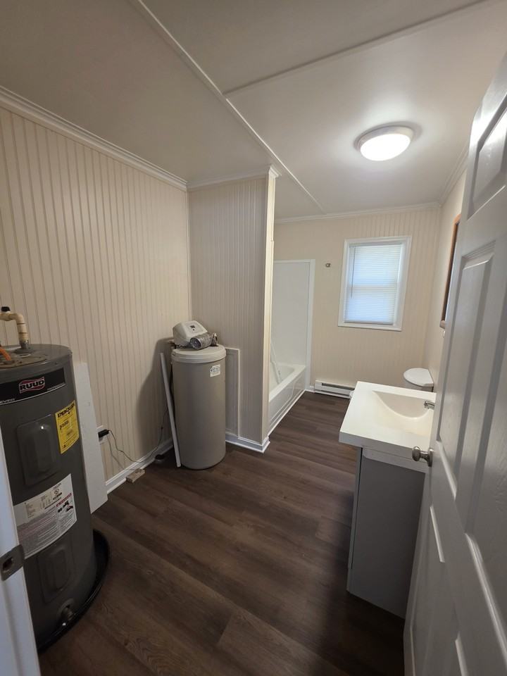 6044 Hedley Ct - Photo 7 of 8