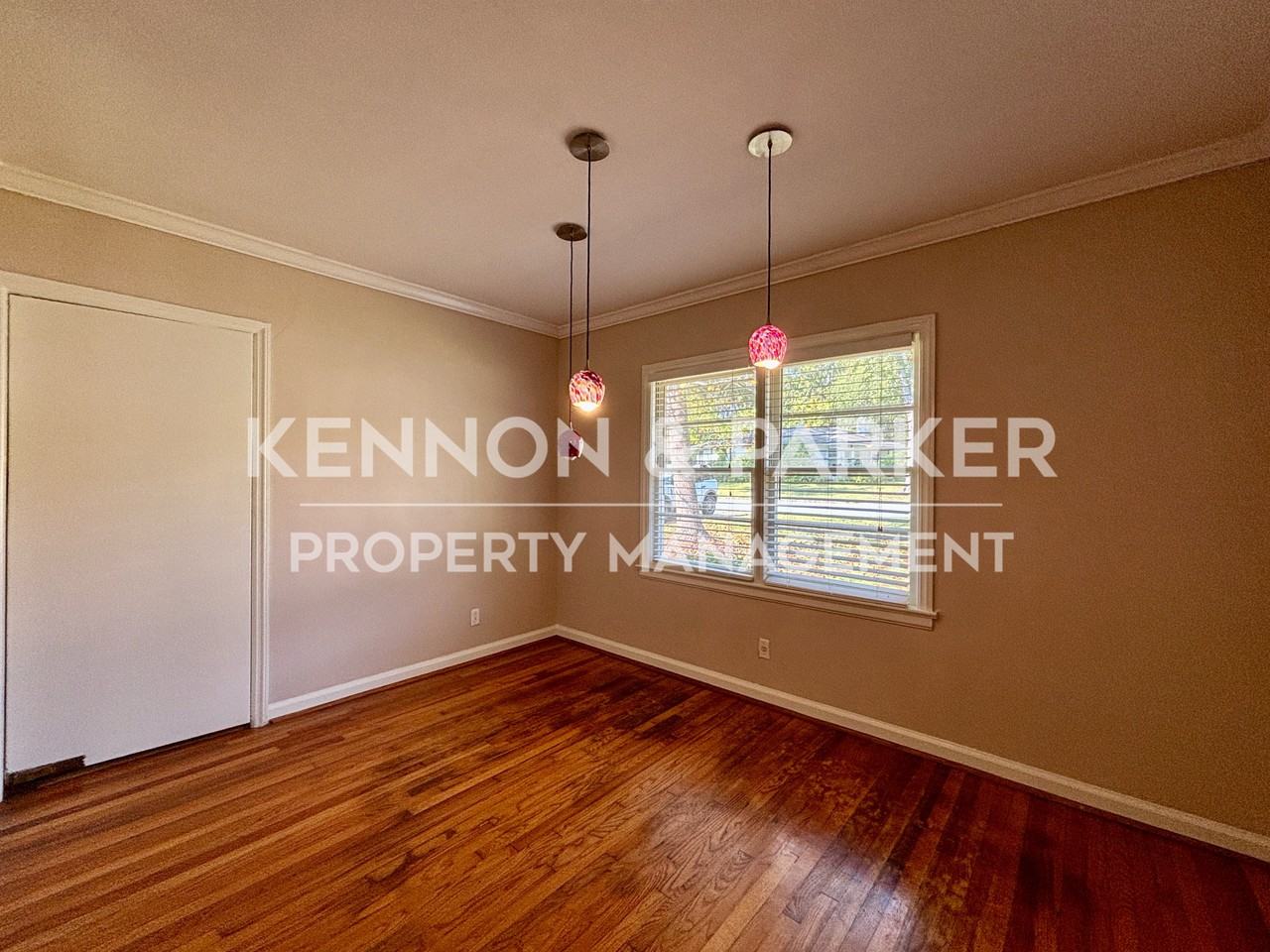 1810 Saint Elmo Dr - Photo 3 of 18