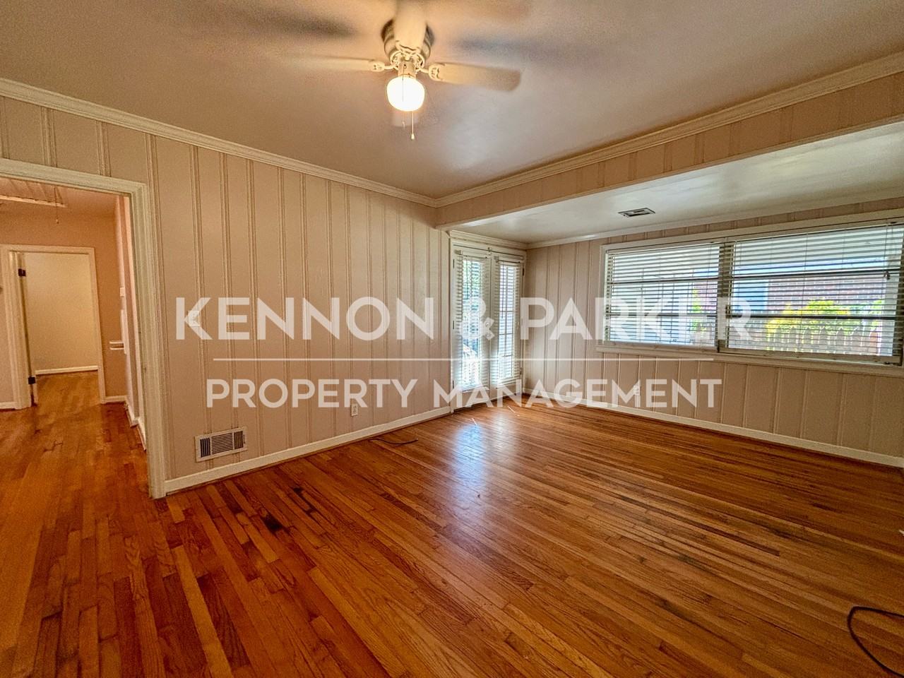 1810 Saint Elmo Dr - Photo 4 of 18