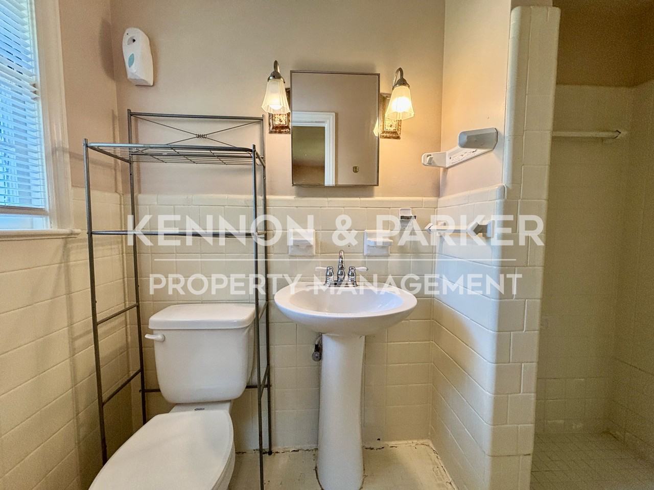 1810 Saint Elmo Dr - Photo 5 of 18