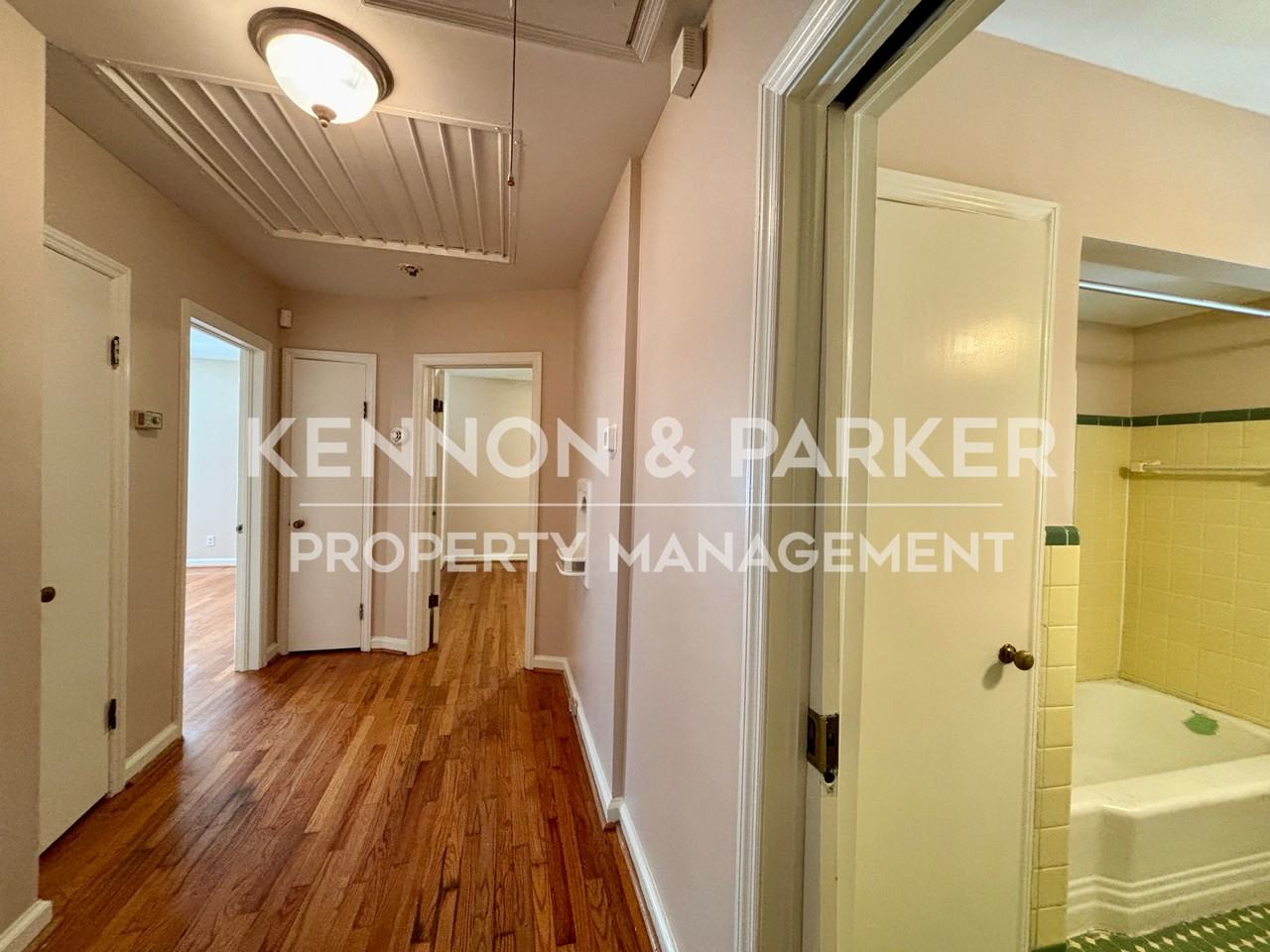 1810 Saint Elmo Dr - Photo 6 of 18