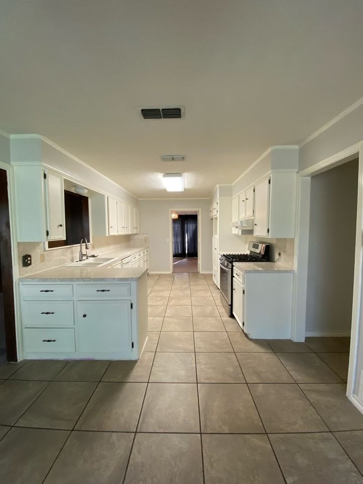 4618 Dundee Dr #NA - Photo 2 of 23