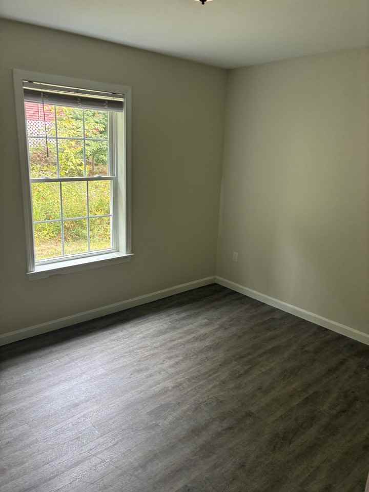 27 Maple St #B - Photo 6 of 9
