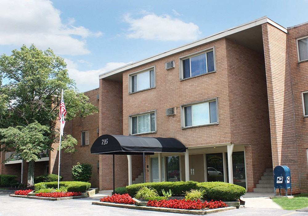 Crown Pointe Apartments - Photo 3 of 43