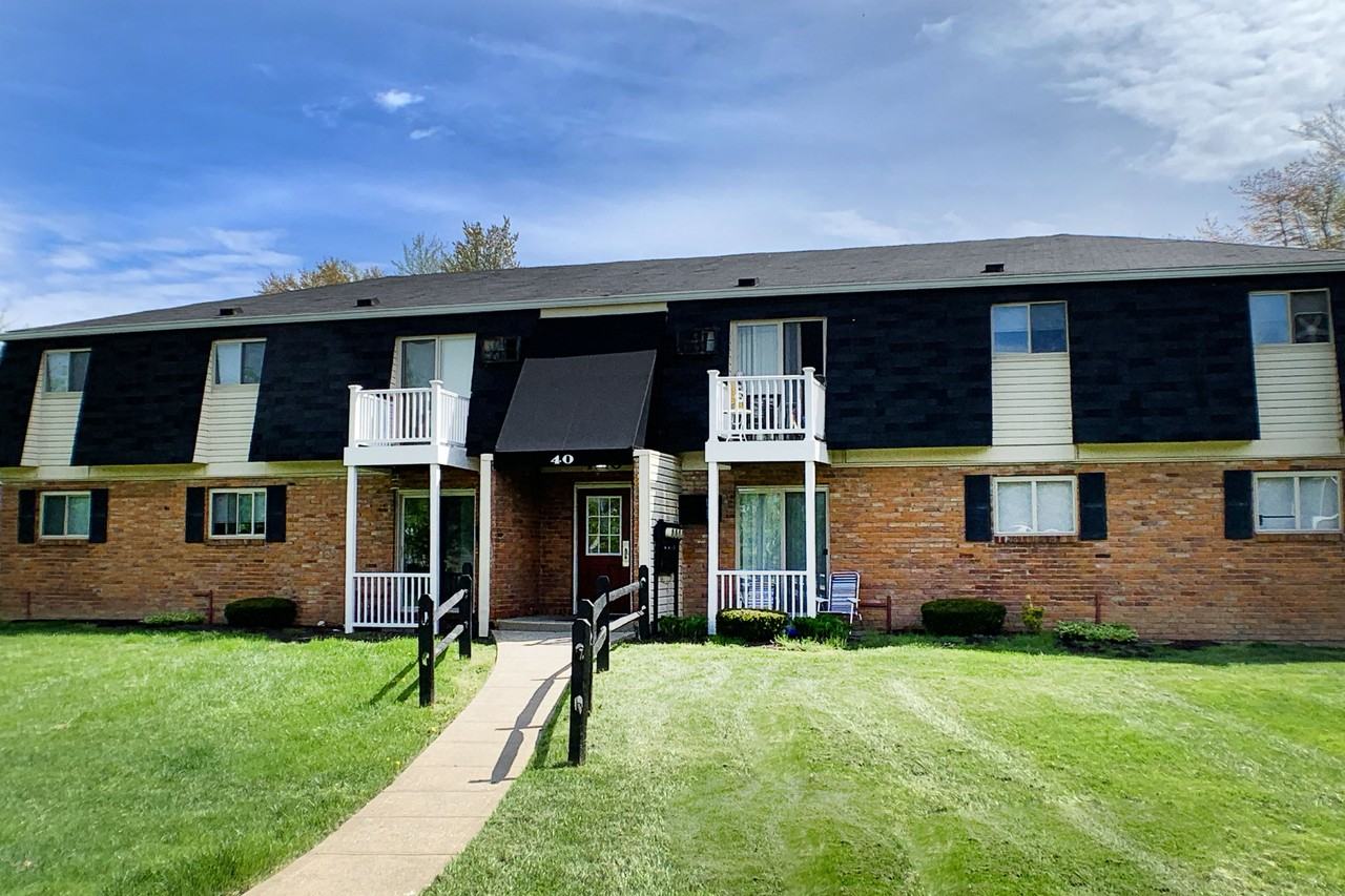 Crown Station Apartments - Photo 4 of 50