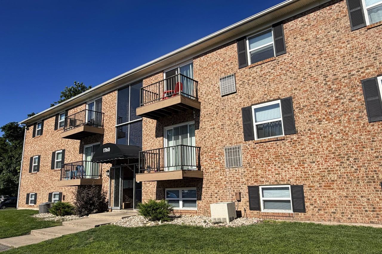 Crown Crossing Apartments - Photo 3 of 49
