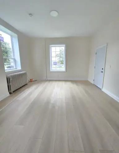 610 Dundas St W #1 - Photo 2 of 8