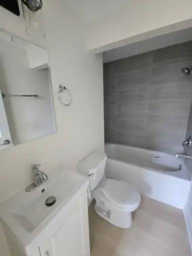 610 Dundas St W #1 - Photo 7 of 8