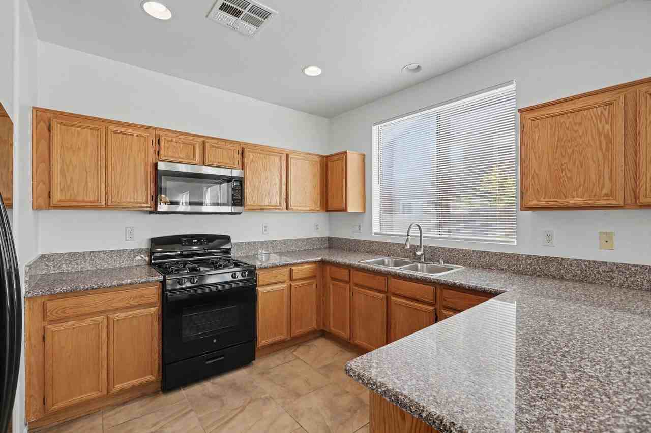 1919 Silver Crest Ct - Photo 7 of 23