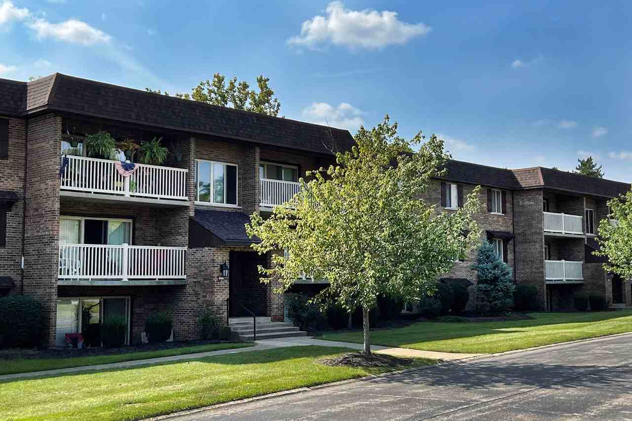 Crestbrook Apartments & Townhomes - Photo 6 of 50