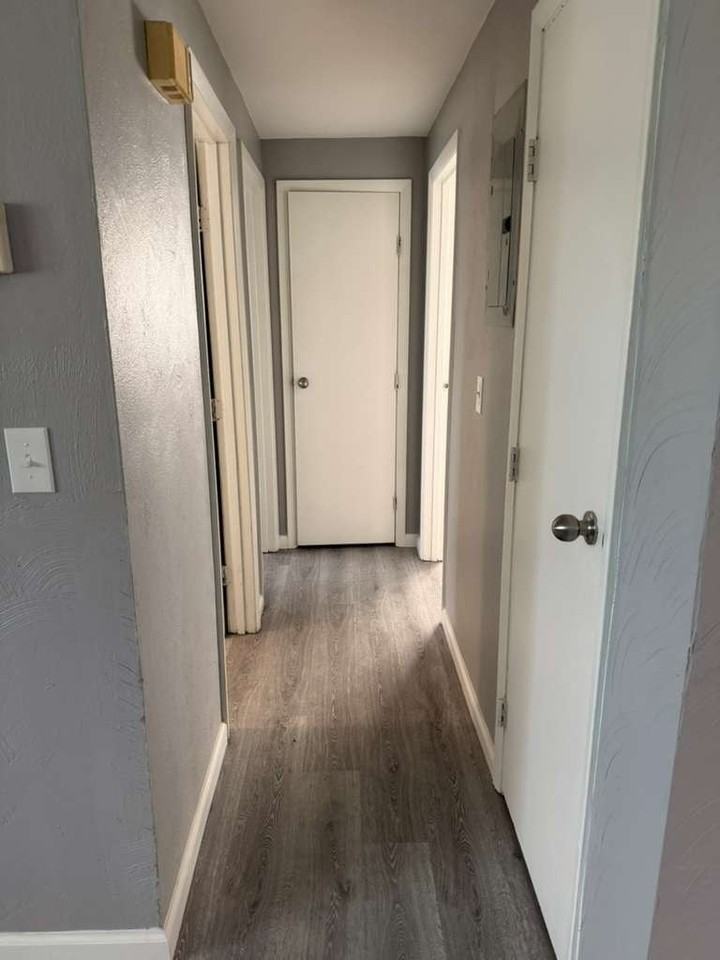 4644 Burkhardt Ave - Photo 6 of 27