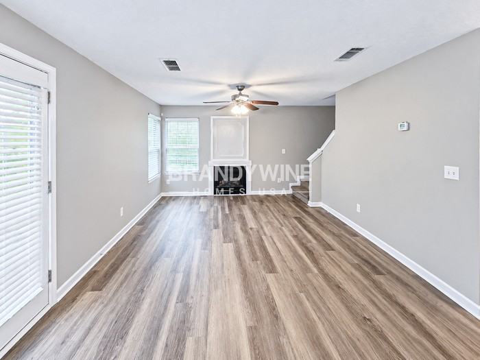 140 Patterson Way - Photo 5 of 30