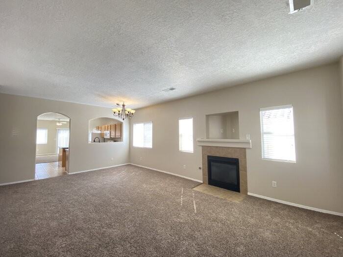 5422 Reserve Ct Ne - Photo 2 of 26