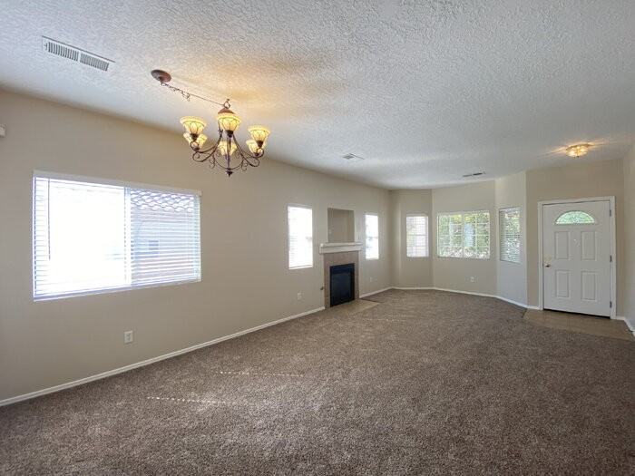 5422 Reserve Ct Ne - Photo 3 of 26