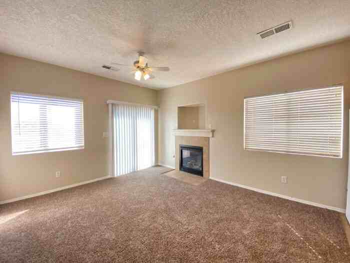 5422 Reserve Ct Ne - Photo 7 of 26