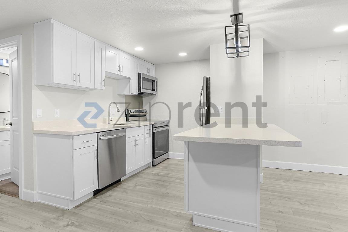 17533 12th Ave Ne #B - Photo 6 of 20