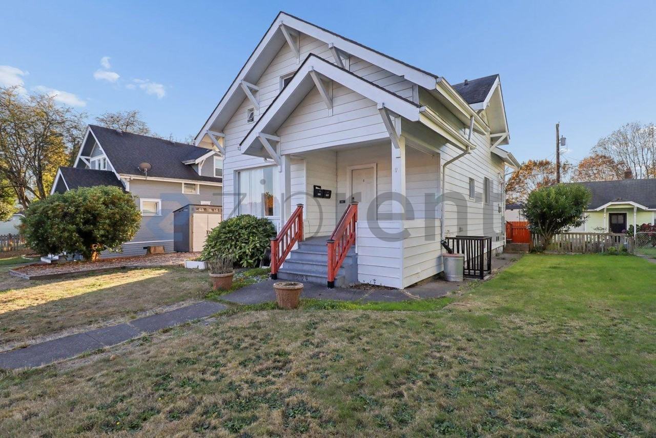 2124 Rainier Ave - Photo 2 of 20