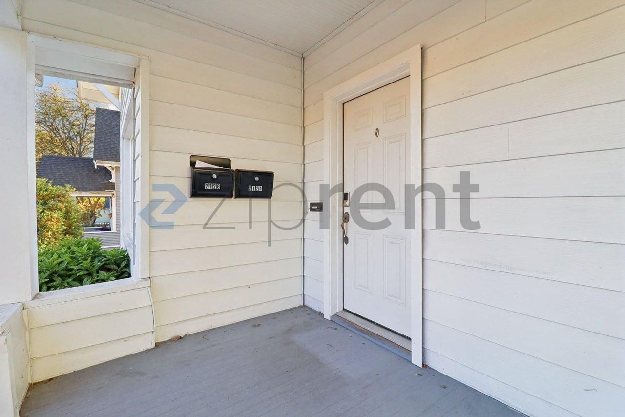 2124 Rainier Ave - Photo 4 of 20