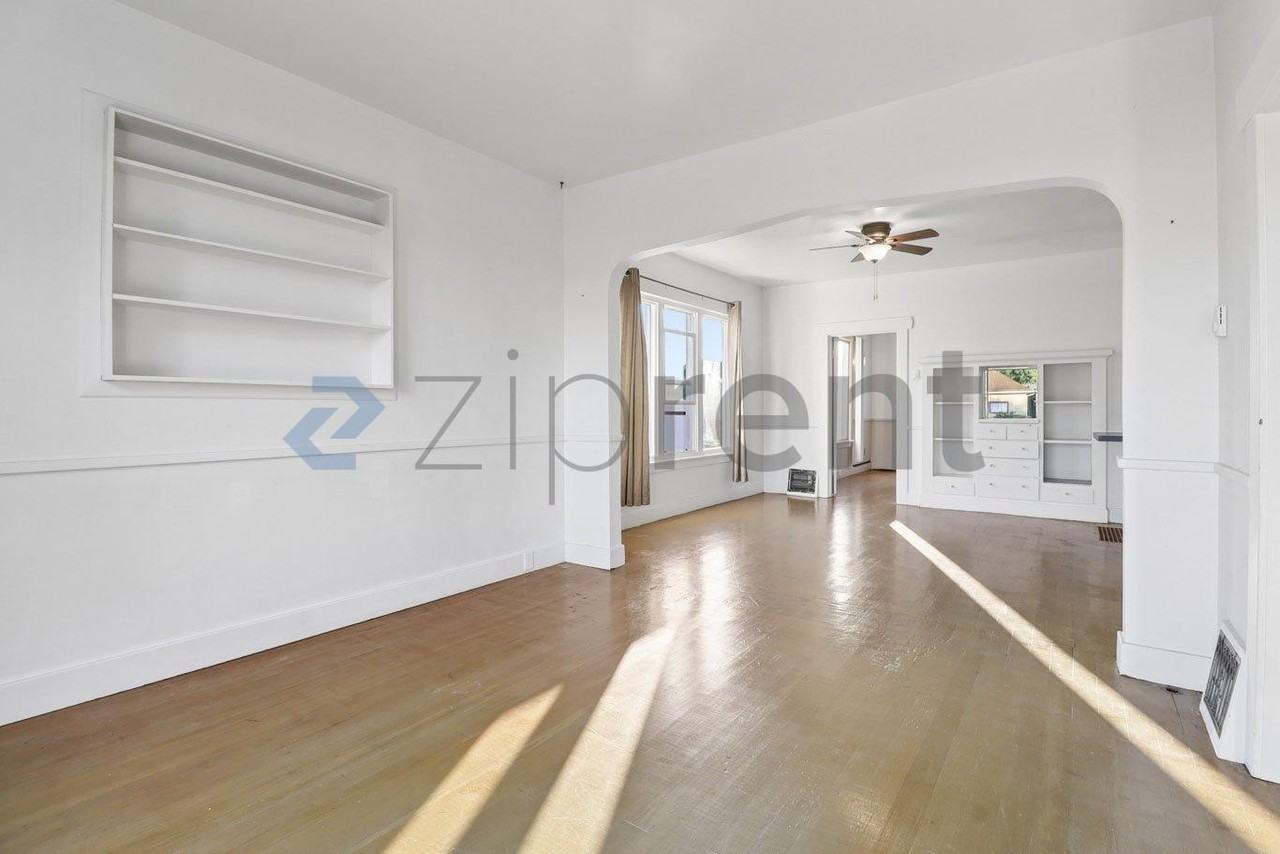 2124 Rainier Ave - Photo 5 of 20