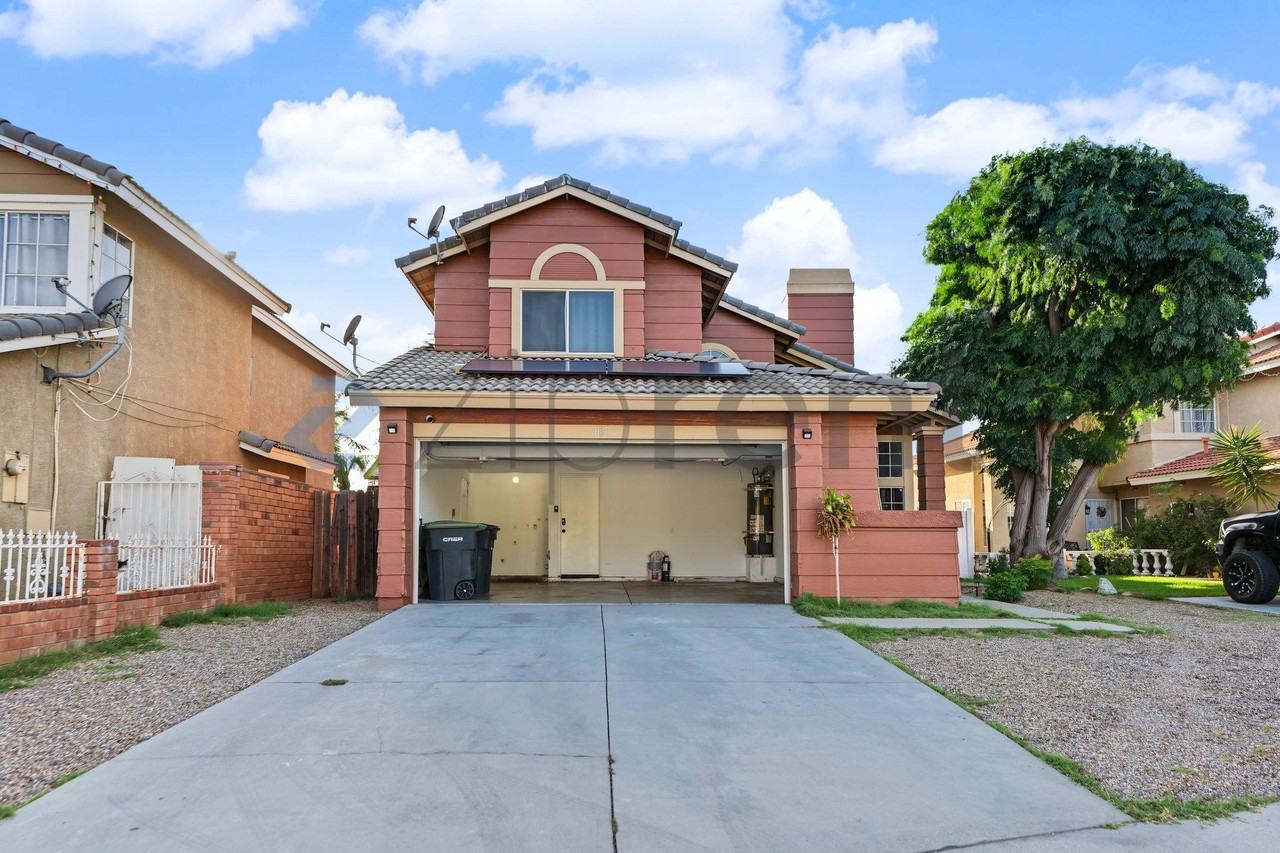 1130 Mako Ln - Photo 2 of 26