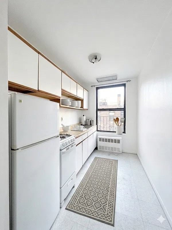 E 89th St #5E - Photo 4 of 5