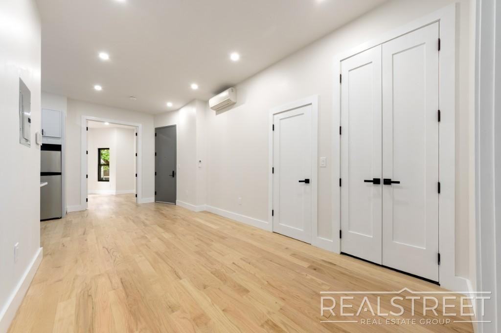 1276 Jefferson Ave #2 - Photo 3 of 15