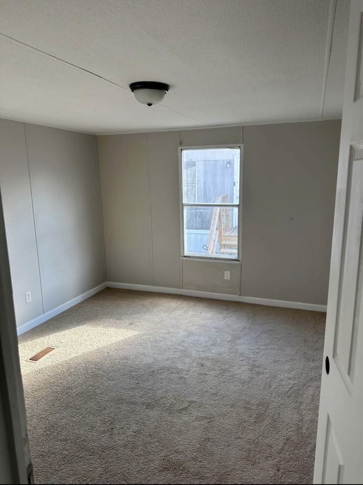 446 Loose Creek Highway - Photo 4 of 50