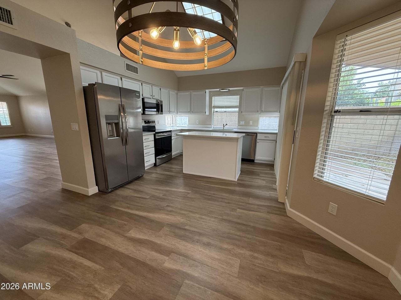 2309 E Lakecrest Dr - Photo 4 of 29