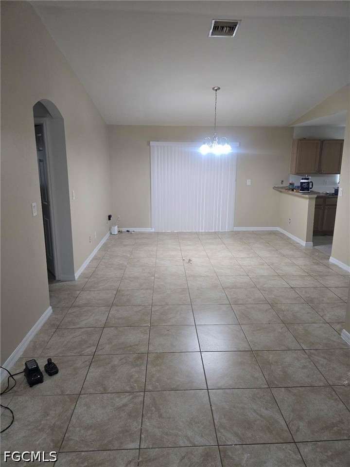 3307 Meadow Rd - Photo 2 of 9