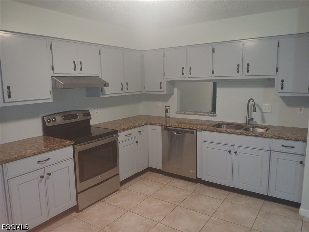 3307 Meadow Rd - Photo 3 of 9
