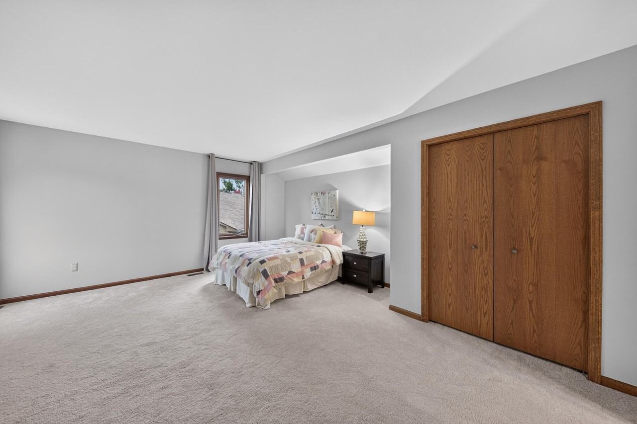 492 Park Pl - Photo 7 of 23