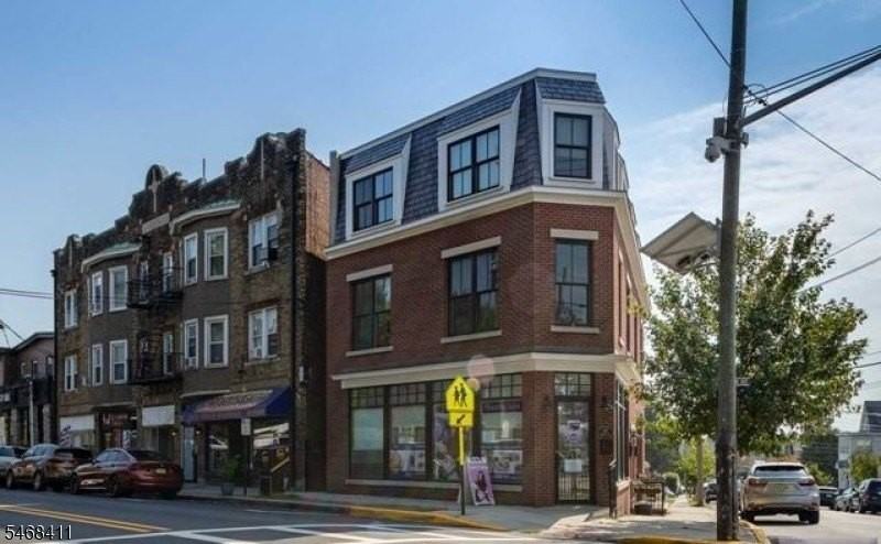 368 Paterson Ave #LEFT