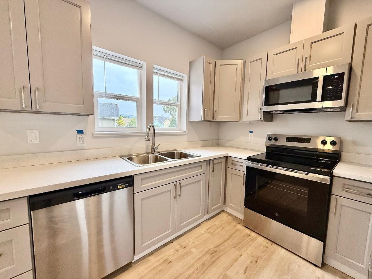 2392 Karen Ct - Photo 5 of 12