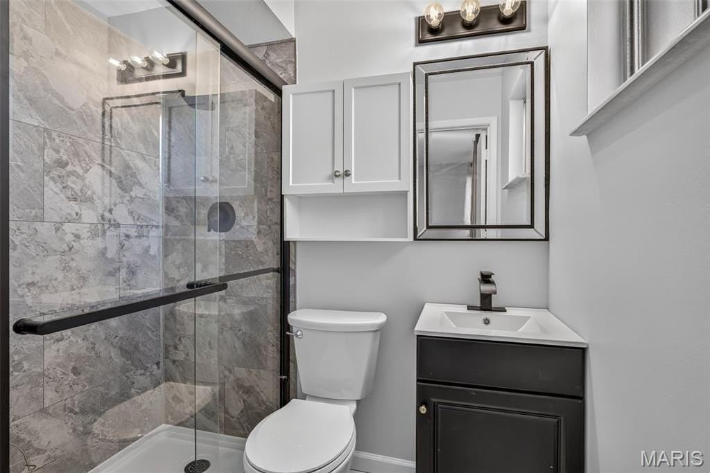 2701 Woodbury Dr - Photo 4 of 45