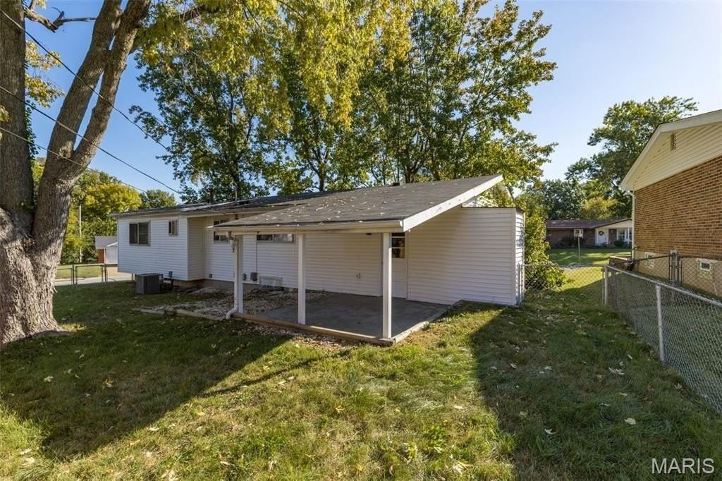 2701 Woodbury Dr - Photo 5 of 45