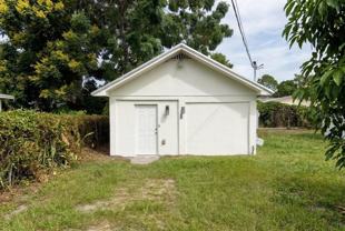 337 Avenue E Se #B - Photo 1 of 1