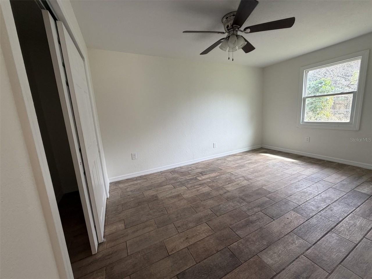 337 Avenue E Se #B - Photo 6 of 8