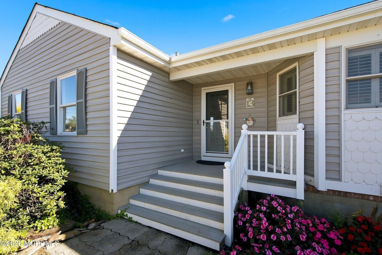 13 Pumpshire Rd - Photo 3 of 34