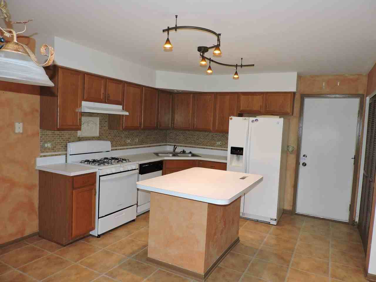 2480 Frost Dr #2480 - Photo 4 of 40