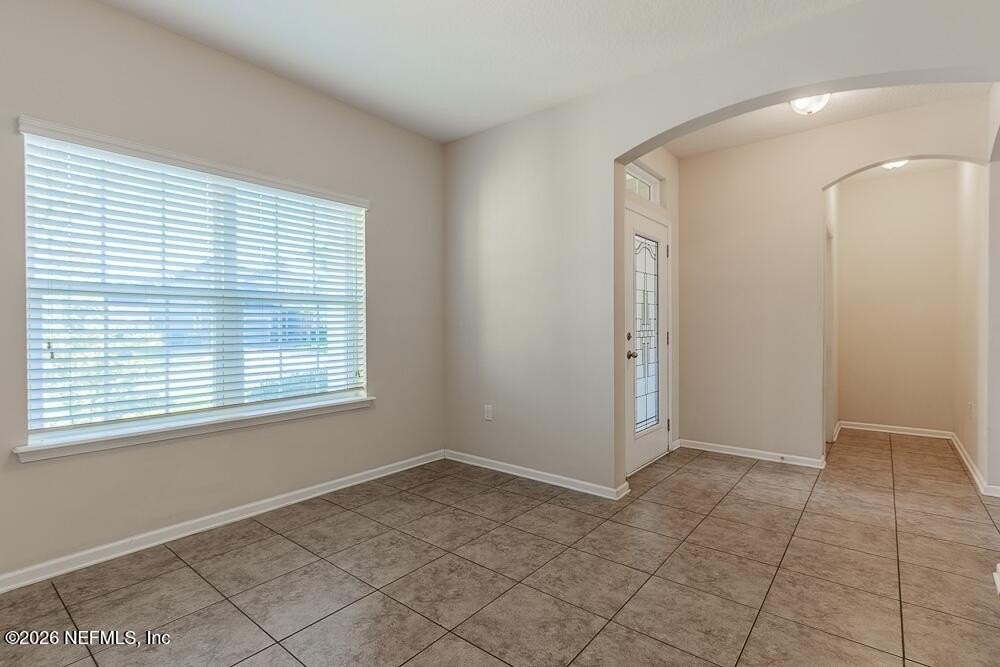 3931 Hammock Bluff Cir - Photo 4 of 50