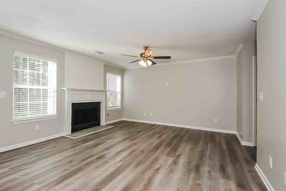 409 Hidden Creek Ct - Photo 5 of 17