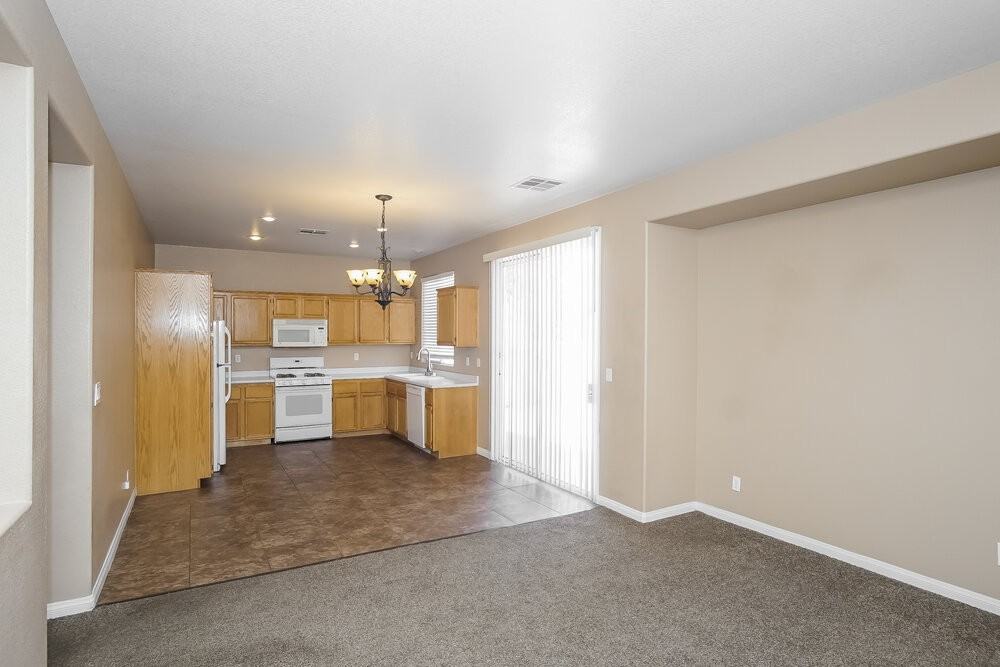 7986 Teal Harbor Ave - Photo 7 of 16