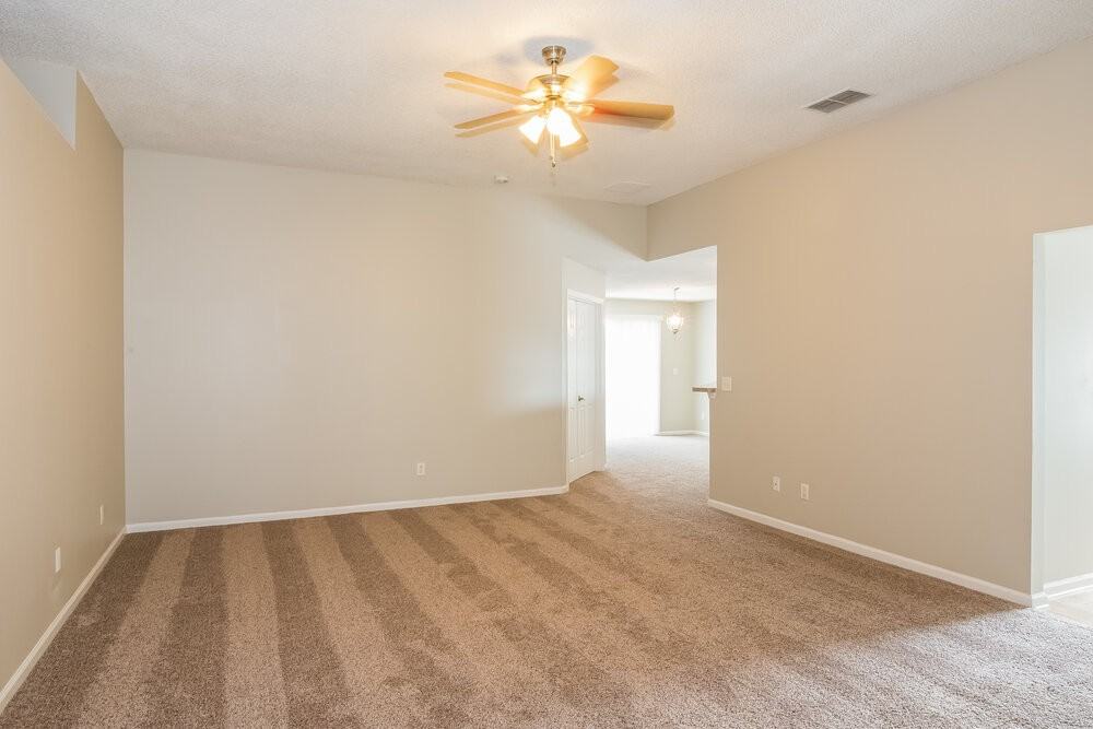 11087 Gullwing Ct - Photo 3 of 15