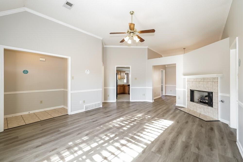 3942 Tamara Dr - Photo 4 of 17