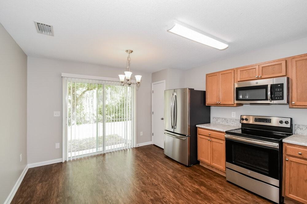 2093 Brian Lakes Dr N - Photo 7 of 16
