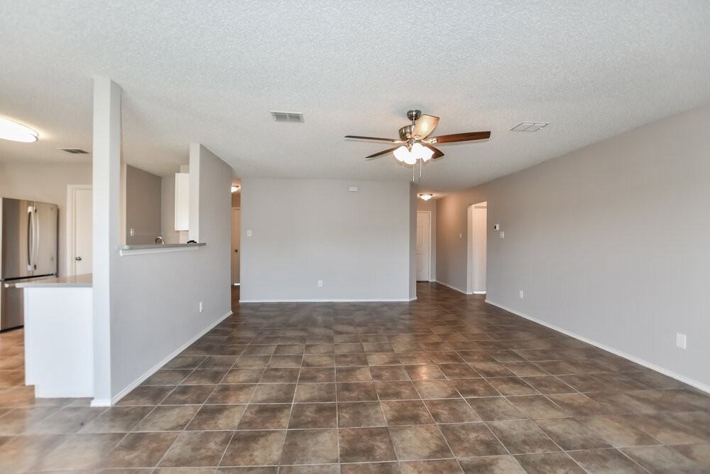 1900 Melrose Ln - Photo 6 of 16